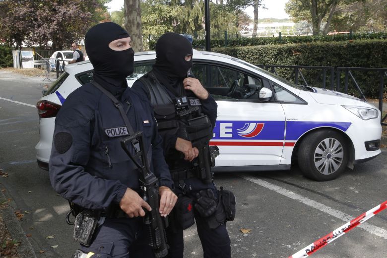 Un arsenal entier retrouvé en possession de quatre membres d’une formation néo-nazie – News.gr