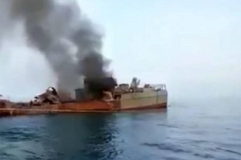 Хуситы атаковали судно