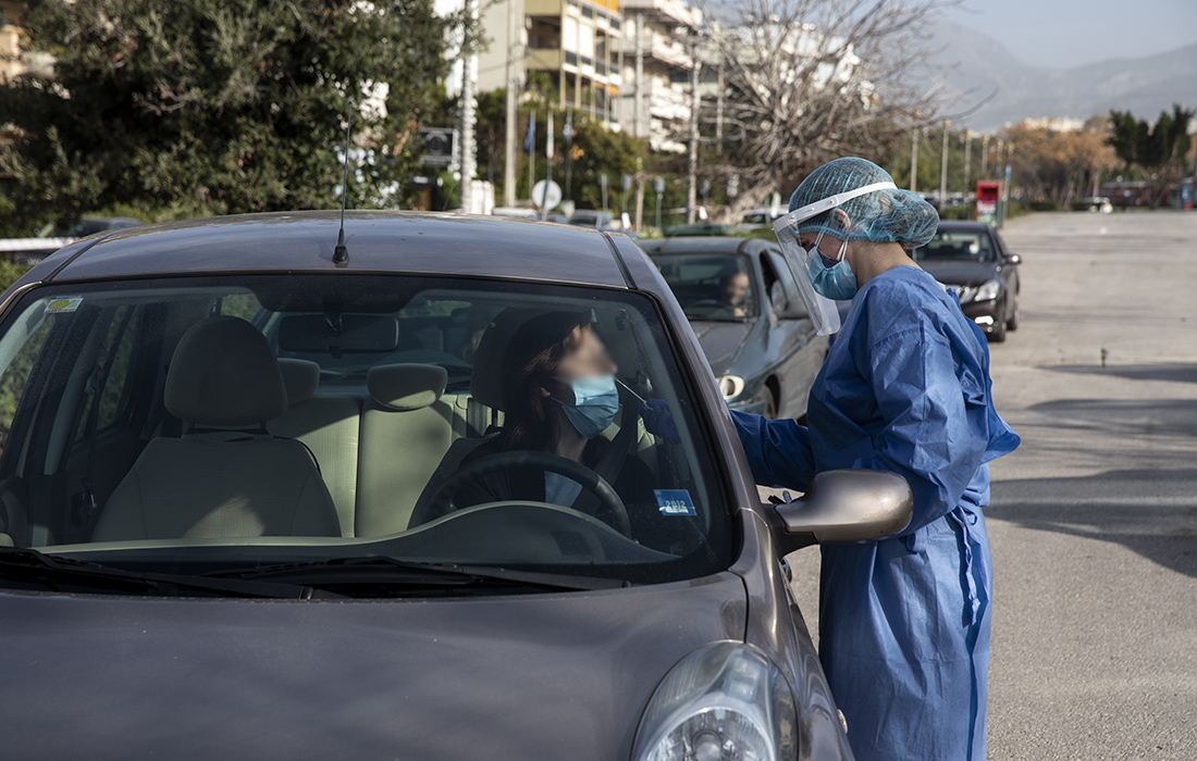 Πώς κατανέμονται τα 585 νέα κρούσματα- Πόσα καταγράφηκαν στην Αττική – News.gr