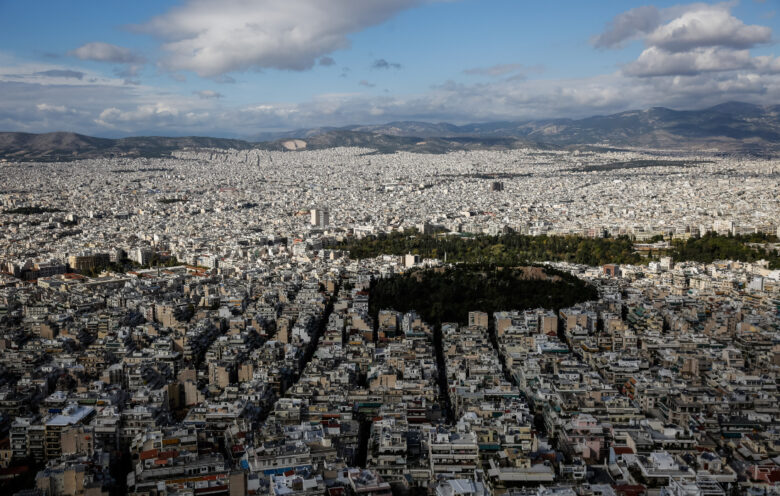 Συνεχίζεται το «ράλι» τιμών στην αγορά ακινήτων – Πόσο αυξήθηκαν σε πέντε περιοχές της Αθήνας