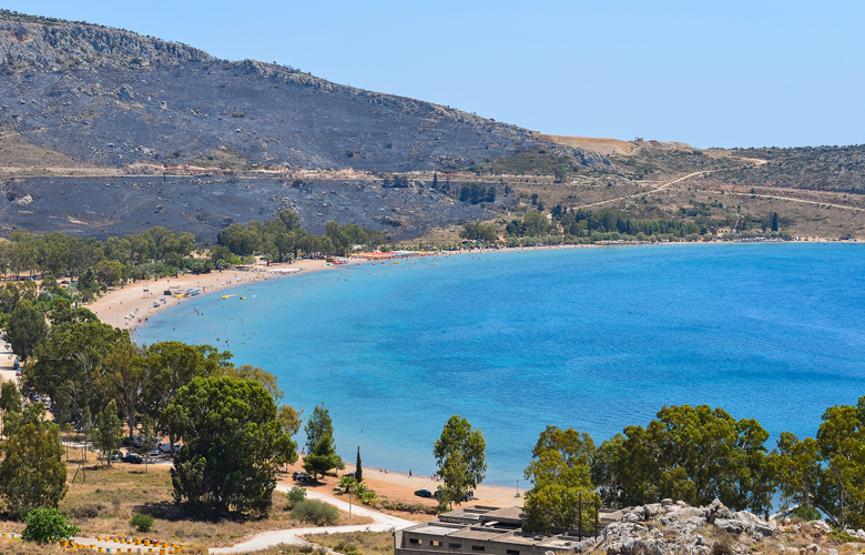 Μια… ανάσα από την Αθήνα 3 εντυπωσιακές παραλίες της Πελοποννήσου – News.gr