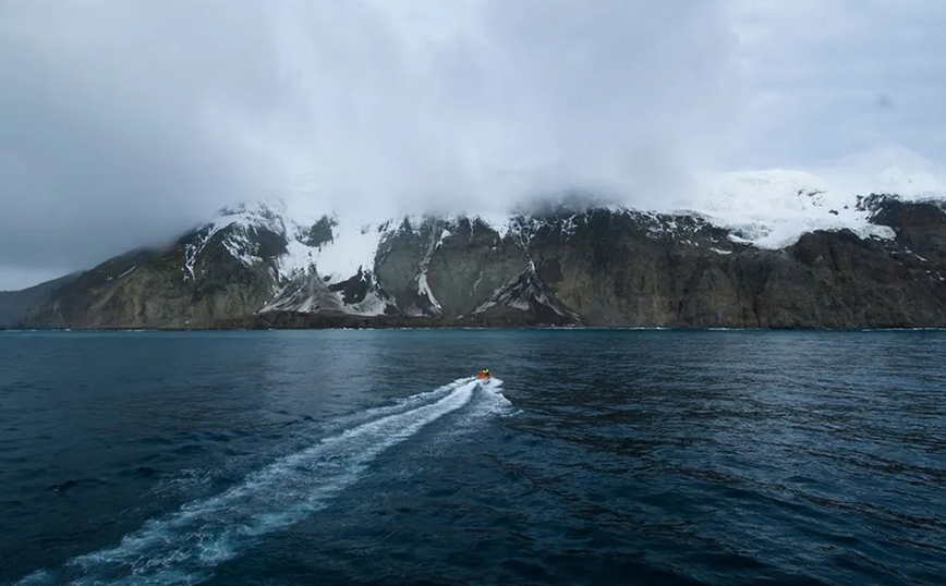 Πού βρίσκεται το πιο απομακρυσμένο νησί της Γης και το μυστήριο που ...