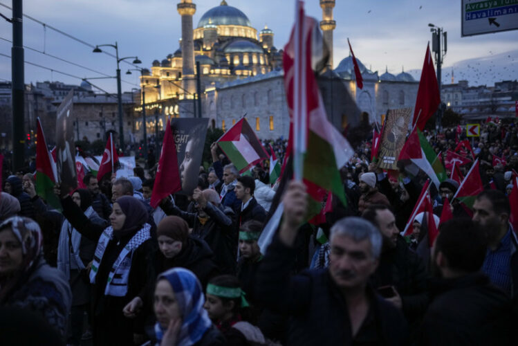 Τουρκία: Χιλιάδες διαδηλωτές στην Κωνσταντινούπολη «κατά της τρομοκρατίας του PKK και του Ισραήλ»