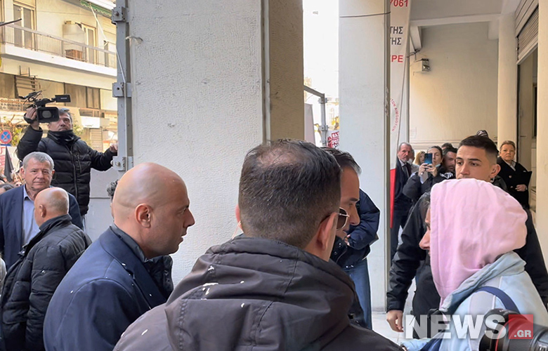 Συγκέντρωση έξω από το υπουργείο Υγείας και ένταση με τον Άδωνι Γεωργιάδη – Δείτε φωτογραφίες και βίντεο του News