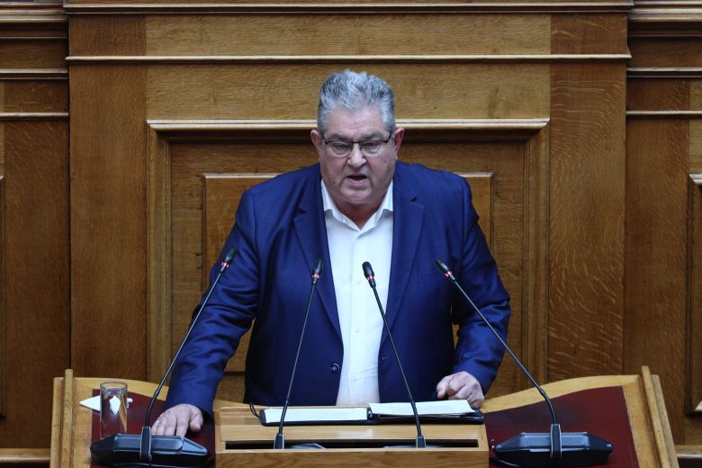 Koutsoubas on the Refugee Bill: “Shameless, Racist, Inhuman”