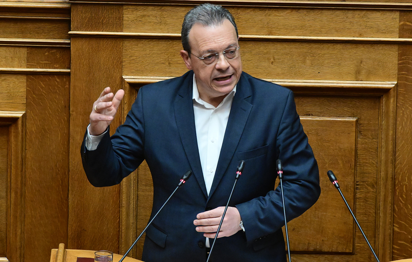 Famellos in Mitsotakis: “We don’t even trust you in the matter of defense”