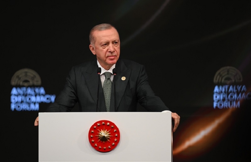 Erdogan: “We are working to maintain a positive atmosphere with our neighboring Greece”