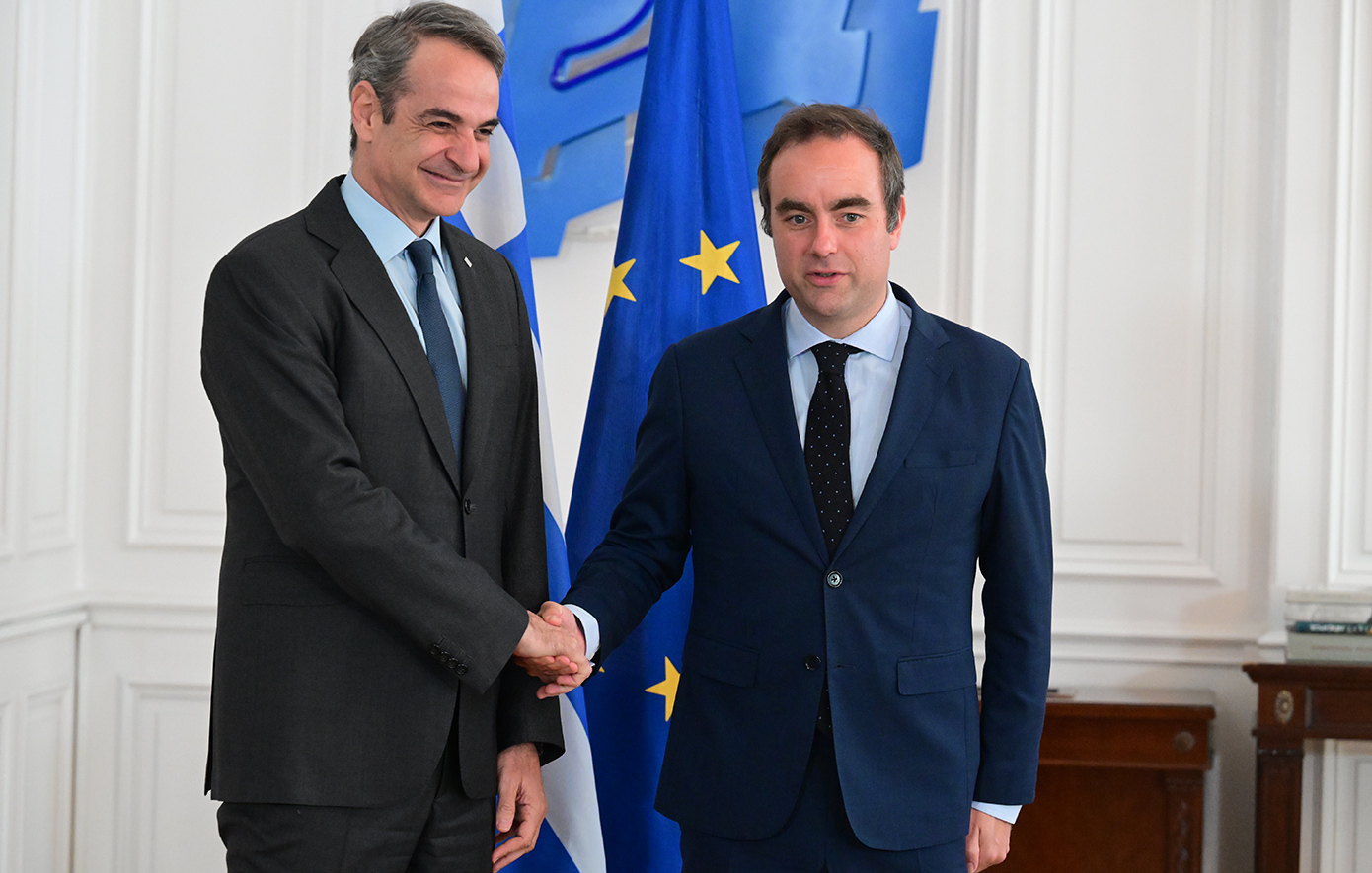 Mitsotakis to French Defense Minister: “The strategic relationship between the two countries” very important “
