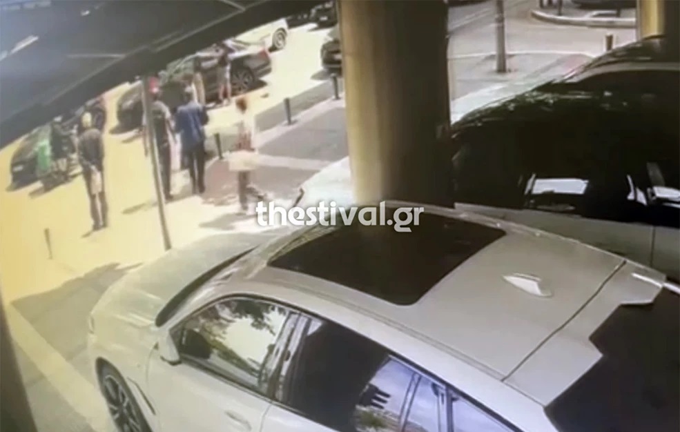 Σοκ στο κέντρο της Θεσσαλονίκης: Ξυλοκόπησαν γιατρό μπροστά στο τρίχρονο παιδί του επειδή «οδηγούσε αργά»