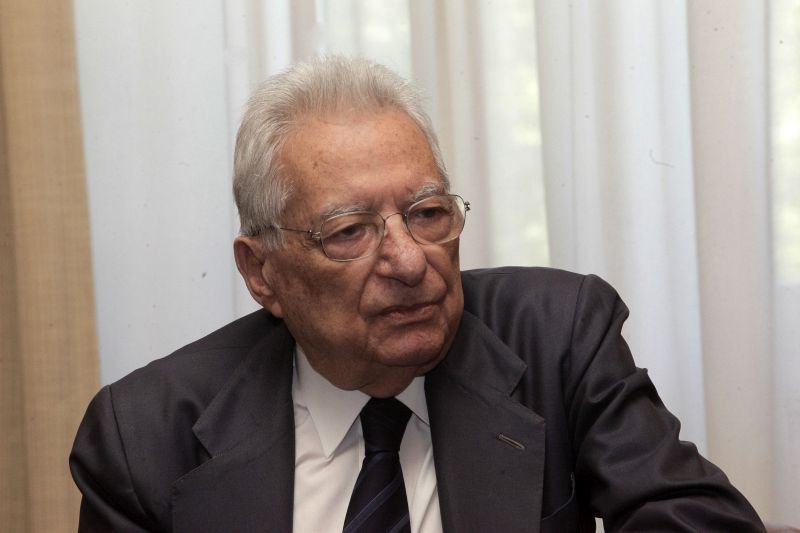 He died at the age of 97, Petros Molyviatis, one of Greece’s most important diplomats