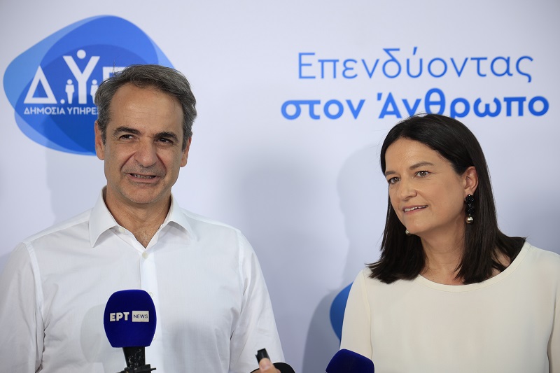 Mitsotakis: “As unemployment decreases, it is a challenge to find workers for the many new positions that open”