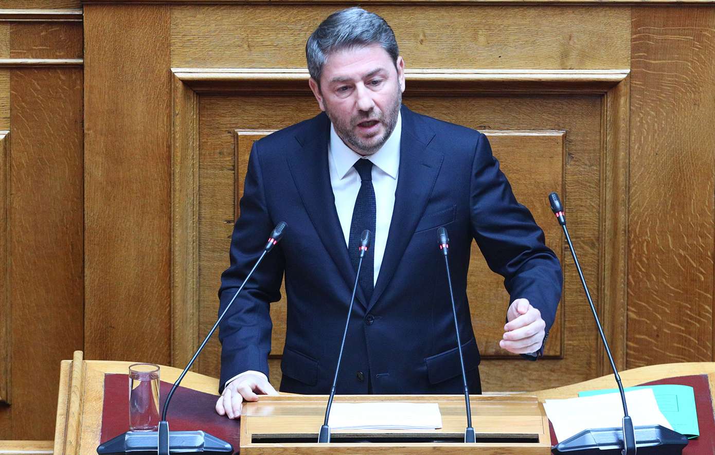 Androulakis: “We watched another performance entitled” Mitsotakis Hunted “»