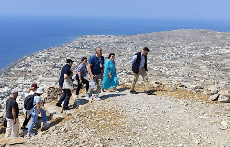 Autopsies of Mendoni in the archaeological sites of Ancient Thira and Cape Santorini