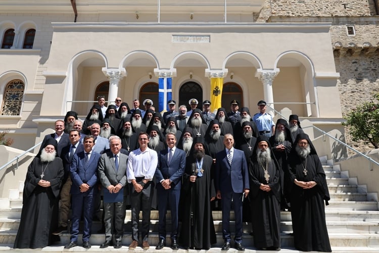 Mitsotakis two -day visit to Mount Athos – in Protatos with the Abbot and the image Axion Esti