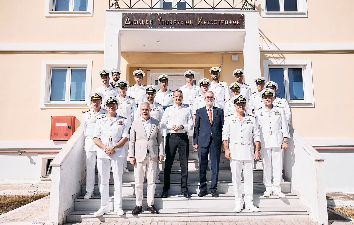 Mitsotakis in the Diving Diving Diving event to DEK executives: The government supports the Armed Forces