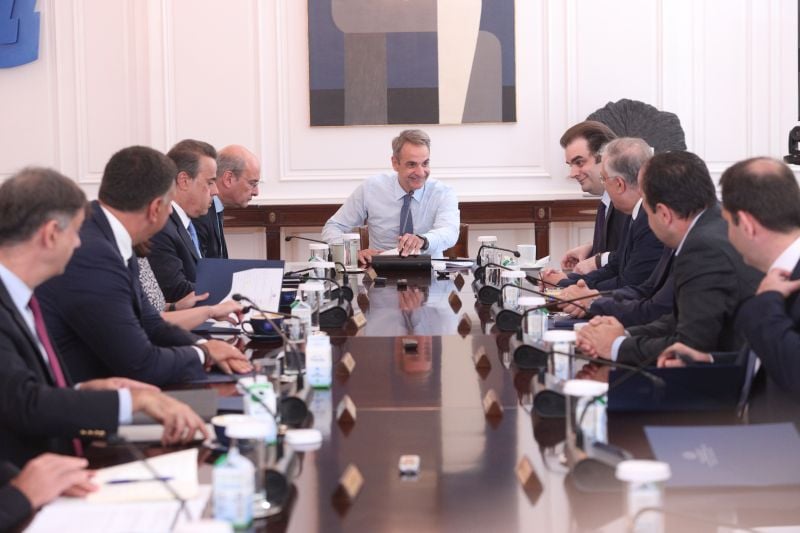 These are the 12 meters that the government will take against bureaucracy