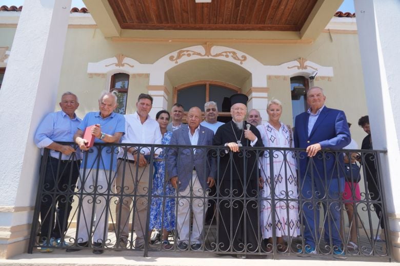 Patriarch Bartholomew welcomed former Prime Minister Costas Karamanlis to Imbros