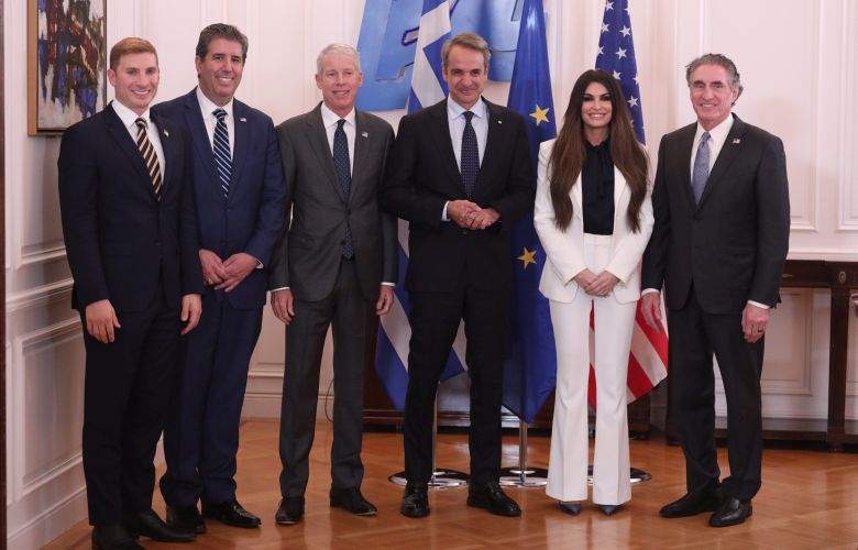 Mitsotakis meeting with US ministers: “Greece is the natural gateway for American liquefied natural gas to Europe”