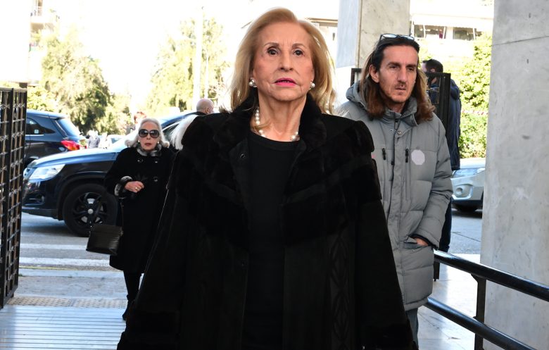 Στο Α’ Νεκροταφείο η κηδεία της Άννας Ψαρούδα-Μπενάκη – Δείτε φωτογραφίες 35 Στο Α’ Νεκροταφείο η κηδεία της Άννας Ψαρούδα-Μπενάκη – Δείτε φωτογραφίες