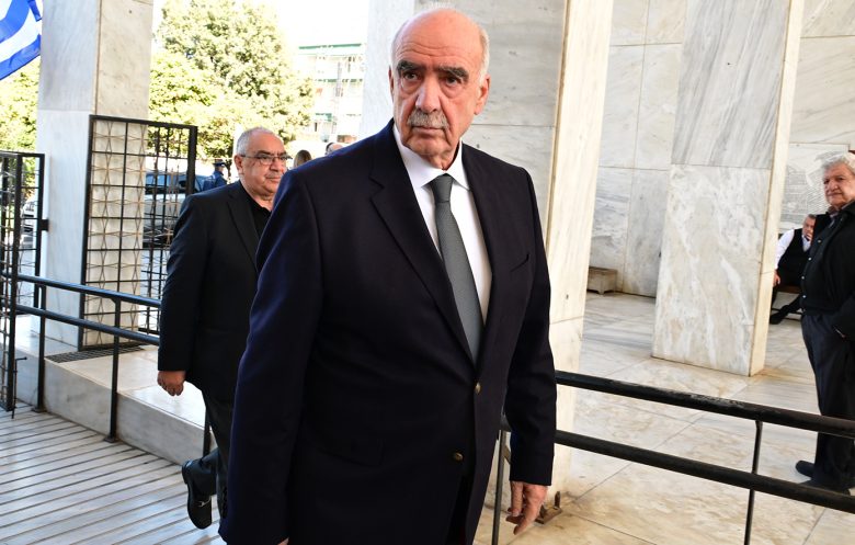 Στο Α’ Νεκροταφείο η κηδεία της Άννας Ψαρούδα-Μπενάκη – Δείτε φωτογραφίες 33 Στο Α’ Νεκροταφείο η κηδεία της Άννας Ψαρούδα-Μπενάκη – Δείτε φωτογραφίες