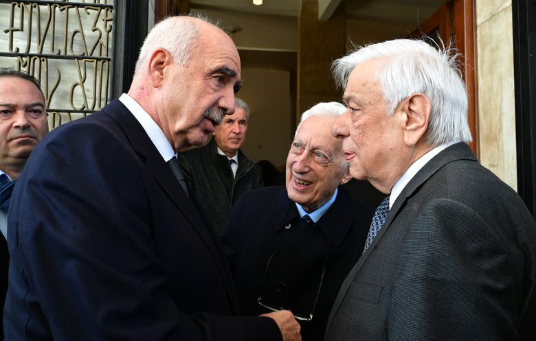 Στο Α’ Νεκροταφείο η κηδεία της Άννας Ψαρούδα-Μπενάκη – Δείτε φωτογραφίες 31 Στο Α’ Νεκροταφείο η κηδεία της Άννας Ψαρούδα-Μπενάκη – Δείτε φωτογραφίες