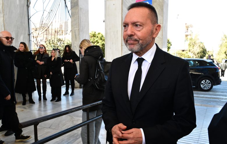 Στο Α’ Νεκροταφείο η κηδεία της Άννας Ψαρούδα-Μπενάκη – Δείτε φωτογραφίες 27 Στο Α’ Νεκροταφείο η κηδεία της Άννας Ψαρούδα-Μπενάκη – Δείτε φωτογραφίες