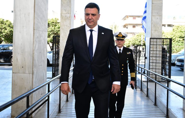 Στο Α’ Νεκροταφείο η κηδεία της Άννας Ψαρούδα-Μπενάκη – Δείτε φωτογραφίες 25 Στο Α’ Νεκροταφείο η κηδεία της Άννας Ψαρούδα-Μπενάκη – Δείτε φωτογραφίες