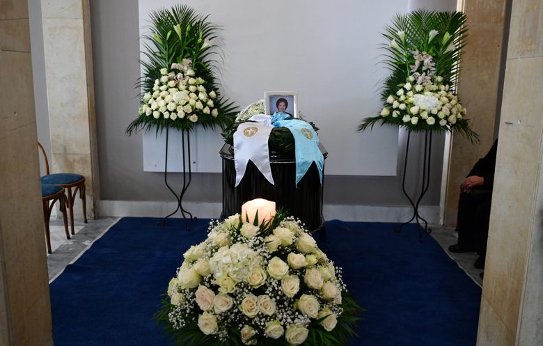 Στο Α’ Νεκροταφείο η κηδεία της Άννας Ψαρούδα-Μπενάκη – Δείτε φωτογραφίες 13 Στο Α’ Νεκροταφείο η κηδεία της Άννας Ψαρούδα-Μπενάκη – Δείτε φωτογραφίες