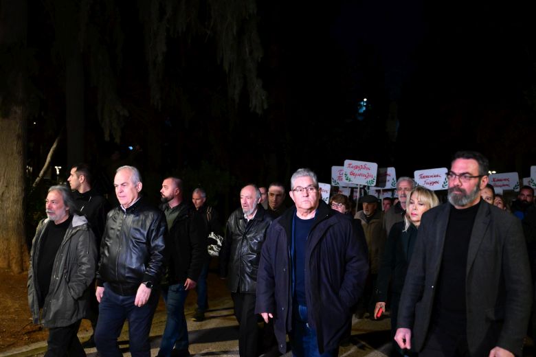 Συγκέντρωση της ΚΝΕ στην Καισαριανή για τους 200 εκτελεσθέντες: «Στον θάνατο ατρόμητοι, με βλέμμα καθαρό, αυτά τα ντοκουμέντα ανήκουν στο λαό!» 3 Συγκέντρωση της ΚΝΕ στην Καισαριανή για τους 200 εκτελεσθέντες: «Στον θάνατο ατρόμητοι, με βλέμμα καθαρό, αυτά τα ντοκουμέντα ανήκουν στο λαό!»