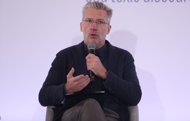 Μαρινάκης στο Athens Alitheia Forum: Η αλήθεια δεν είναι σύνθημα, είναι ευθύνη 9 Μαρινάκης στο Athens Alitheia Forum: Η αλήθεια δεν είναι σύνθημα, είναι ευθύνη