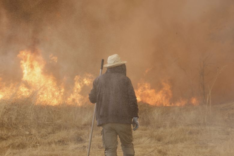 Η φωτιά κοντά στην Κόστα Μπράβα της Ισπανίας έχει ήδη κάψει 22.000 στρέμματα