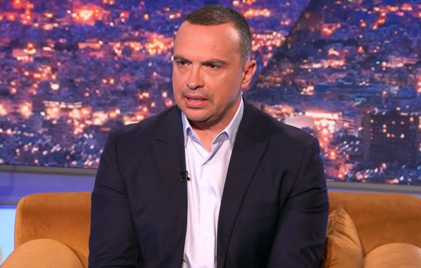 Βασίλης Μπακόπουλος: «Ήταν θέμα ζωής και θανάτου – Ήταν πολύ επώδυνο, θυμάμαι στο Ιπποκράτειο να κλοτσάω ό,τι βρίσκω μπροστά μου»